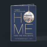 No Place Like Home 3 Foto Kerst Blauw Gevouwen Feestdagen Kaart<br><div class="desc">Er is geen plek zoals thuis voor de feestdagen - Verstuur stijlvolle vrolijke groeten en deel drie van je favoriete afbeeldingen met deze elegante moderne, minimalistische vakantiekaart. De tekst en de foto's op deze sjabloon zijn eenvoudig aan te passen. Het blauw van de marine en het ontwerp van de faux...</div>