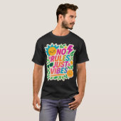 No Rules Just Vibes – Neon Gradient Kawaii-Punk Ty T-shirt (Voorkant volledig)