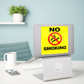 No Smoking Custom-Cut Vinyl Sticker (Laptop op bureau)