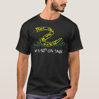 No Step On Snek Gadsden Flag T-shirt