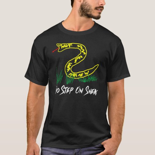 No Step On Sneks Gadsden Flag T-shirt (Voorkant)