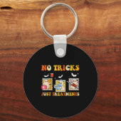 No Tricks Just S Funny Halloween Ghost Nursing  Sleutelhanger (Voorkant)