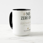 No Zero Days™ | GUCHIEWORLD™ Mok (Voorkant links)