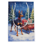Noble Doberman Guarding Christmas Sleigh Winter Medium Cadeauzakje (Voorkant)
