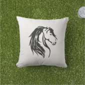 Noble Horse Head Buitenkussen (Gras)
