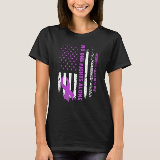 Nobody Fights Overdose Alone USA Flag purple Ribbo T-shirt (Voorkant)