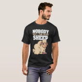 Nobody Wants Your Frickin Sheep Board Game T-shirt (Voorkant volledig)