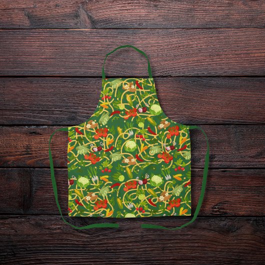 Noedels en kleurrijke groene groenten schort