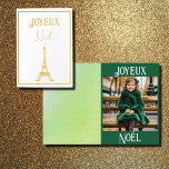 Noel a Paris no2 Folie Kaarten<br><div class="desc">Een vrolijke groene en gouden Noel kaart met vier verschillende ontwerpsecties! Een daarvan is een full-colour bedrukking in de kaart. Een kleine dame is gekleed met een pet en groene bontjas. Tevreden op een stoel in Parijs. In de verte is de Eiffeltoren! Joyeux Noël is de Fransman voor "Vrolijk kerstfeest"....</div>