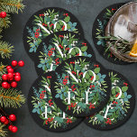 NOEL Berries Greenery Black Holiday Ronde Kartonnen Onderzetter<br><div class="desc">Het woord NOEL tussen winterbladeren en bessen op een zwarte achtergrond (of in welke kleur dan ook),  deze papieren onderzetters zijn elegant voor elke feestelijke kerstdag. Punten in onze winkel koppelen.</div>