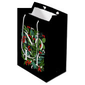 NOEL Greenery Berries KerstBlack Medium Cadeauzakje (Voorkant Gekanteld)