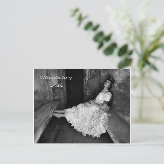 Noel - het Meisje van de Begraafplaats Feestdagenkaart (Staand voorkant)