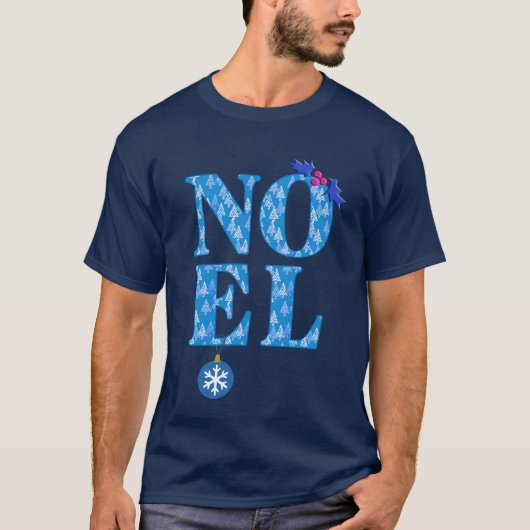 NOEL in een blauw kerstboompatroon T-shirt (Voorkant)