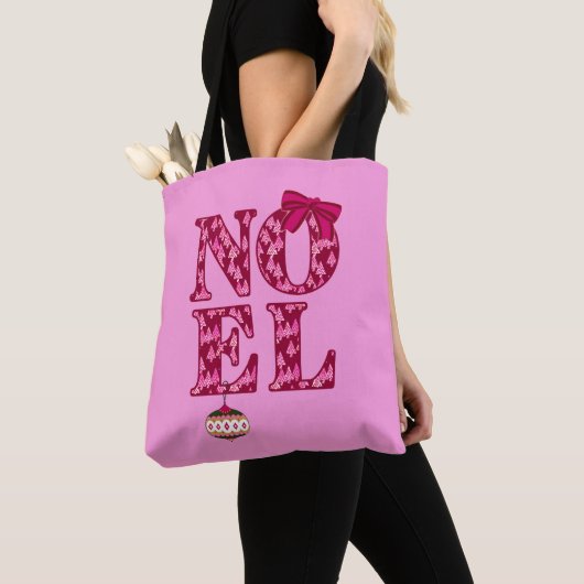 NOEL in een Bourgondisch kerstboompatroon Tote Bag (Dichtbij)