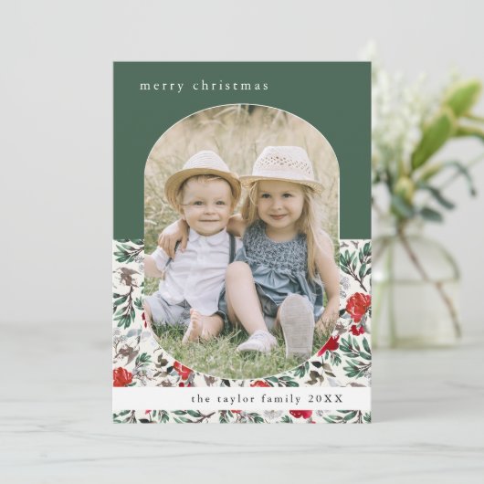 NOELLE Groene Rode Bloemen Familie Foto Kerstmis Feestdagenkaart (Staand voorkant)