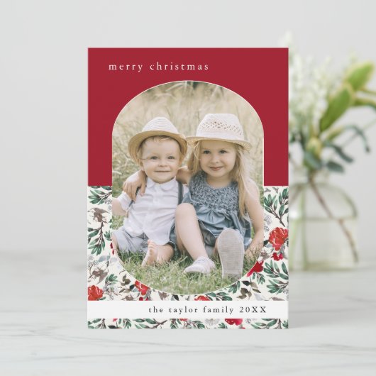 NOELLE Rode Bloemen Patroon Familie Foto Kerstmis Feestdagenkaart (Staand voorkant)