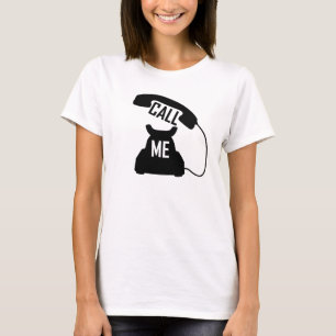 Noem me de tshirt van de telefoondame.