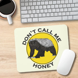 Noem me geen honingbadass Honey Badger Yellow Art. Muismat