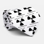 Noem me gewoon radioactief (radioactief teken) stropdas (Opgerold)