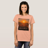 Nofo Long Island t-shirt met zonnebloemachtergrond (Voorkant volledig)
