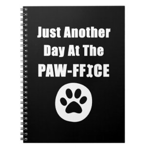 Nog een dag bij de Paw-Office-pop. Notitieboek