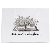 Nog een hoofdstuk boek met bloemen groot cadeauzakje (Voorkant)