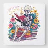 Nog één hoofdstuk skelet leesboeklezer vierkante klok (Voorkant)