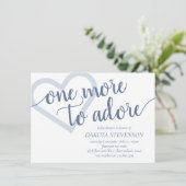 Nog eentje om te adoreren | Dusty Blue Heart Baby Kaart (Staand voorkant)