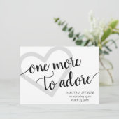 Nog eentje om te adoreren | Eenvoudige Zwarte Hart Aankondiging (Staand voorkant)