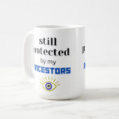 NOG STEEDS BESCHERMD DOOR MIJN MOK VAN ANCESTOREN (Voorkant links)