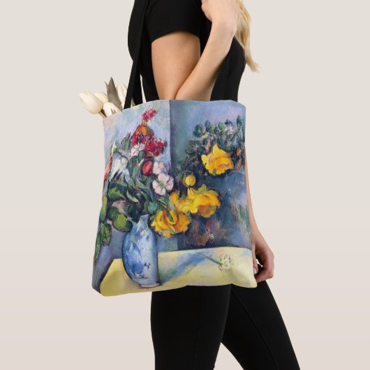 Nog steeds bloemen in een vaas van Paul Cezanne Tote Bag (Dichtbij)