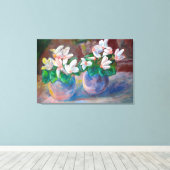 Nog steeds leven met Cyclamen Canvas Afdruk (Insitu (Houten vloer))