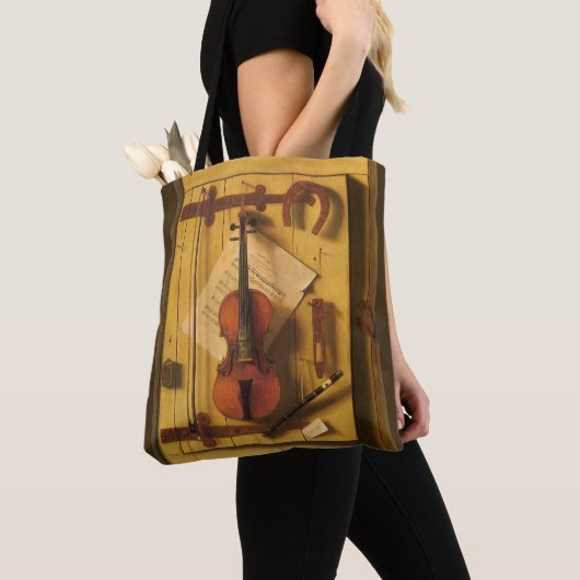 Nog steeds leven Violin en muziek door William Har Tote Bag (Dichtbij)