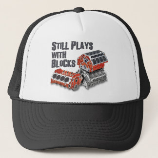 Nog steeds speelt met blokken trucker pet