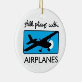 Nog steeds speelt met vliegtuigen keramisch ornament (Rechts)