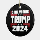Nog steeds stemmende Trump 2024 Patriottische Amer Keramisch Ornament (Links)