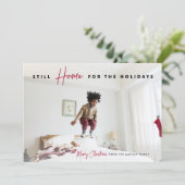 Nog steeds thuis | Grappige vrolijke kerstfoto Feestdagenkaart (Staand voorkant)