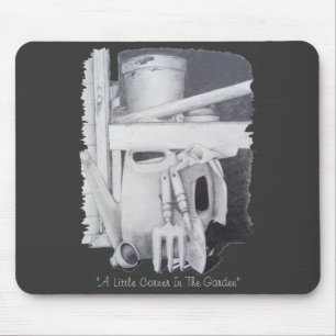 nog te gebruiken tekening van tuinwerktuigen voor  muismat