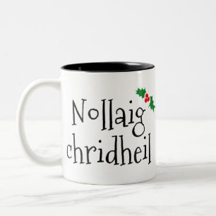 Nollaig chridheil scottish gaelic voor kerstmis. tweekleurige koffiemok