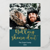 Nollaig Shona sluit vrolijk kerstfeest uit in het  Folie Feestdagenkaart (Voorkant)