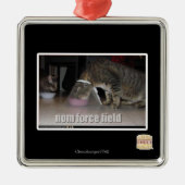 nom force field metalen ornament (Voorkant)