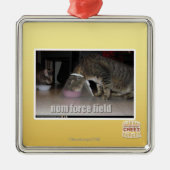 nom force field metalen ornament (Voorkant)