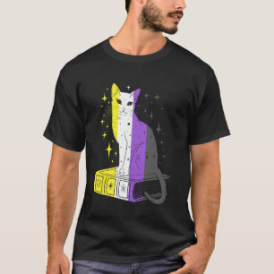 Non-binaire Pride Kat op Boek Magie Sterren LGBTQ T-shirt