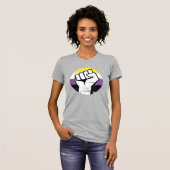 Non-binaire trots T-shirt (Voorkant volledig)
