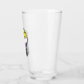 Non-binaire trotsprotestvuist glas (Links)