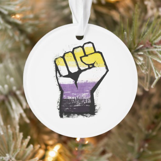 Non-binaire trotsprotestvuist ornament (Boom)