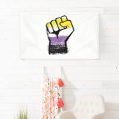 Non-binaire trotsprotestvuist spandoek (Insitu)