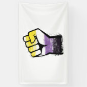 Non-binaire trotsprotestvuist spandoek (Verticaal)