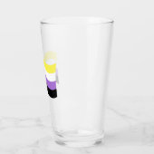 Non-binaire vlag zwaaiend glas (Links)
