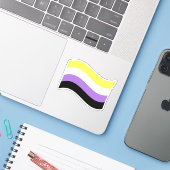 Non-binaire vlag zwaaiend sticker (Laptop met iPhone)